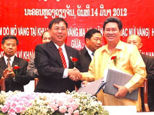 Việt - Lào ký hợp đồng thăm dò, khai thác vàng