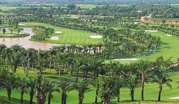 Cấm xây nhà, biệt thự trong sân golf