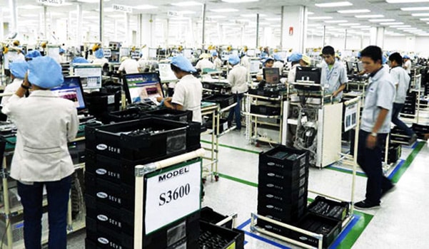 Xuất khẩu điện thoại vượt dệt may