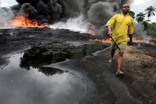 Nigeria thất thoát 180.000 thùng dầu mỗi ngày 