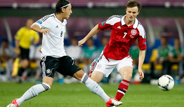 Thắng Đan Mạch 2-1, Đức toàn thắng ở vòng bảng