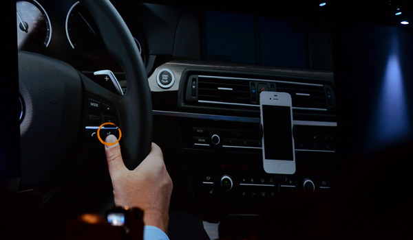 Công nghệ Siri của Apple cho xe hơi: Ai được ai mất?