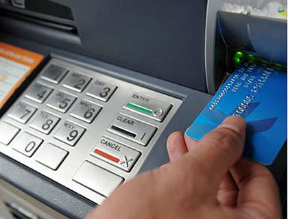 Làm sao với phí ATM thu trái phép?