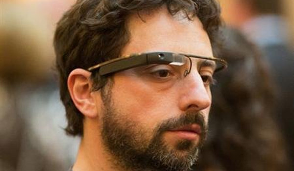 Apple sắp ra iGlass, đối đầu với kính Google Glass 