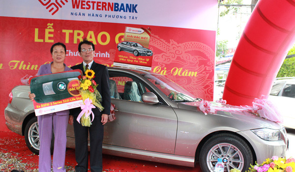 Westernbank trao xe BMW trúng giải cho khách hàng 