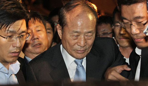 Anh của Tổng thống Hàn Quốc bị bắt vì tội nhận hối lộ