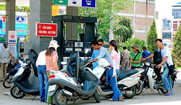 CPI âm không là cái cớ tăng giá xăng dầu