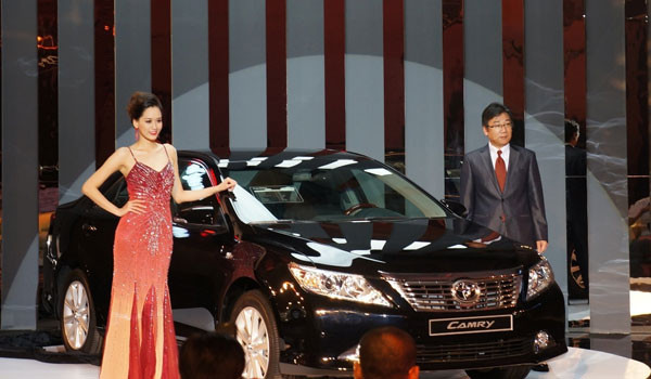 Toyota Việt Nam giới thiệu Camry phiên bản mới