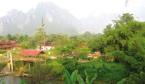 Tiếng gà gáy ở Vang Viêng