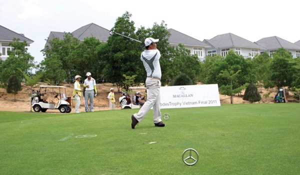 Sân golf mùa bão giá