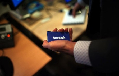  Facebook cán mốc 1 tỷ người dùng