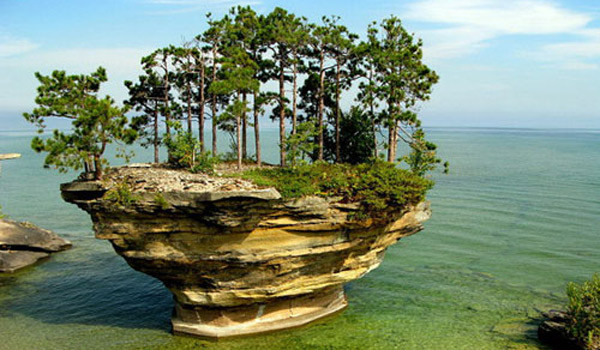 Những đảo đá kỳ lạ nhất thế giới
