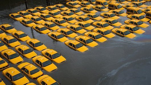 Hàng ngàn xe hơi bị nhấn chìm bởi siêu bão Sandy 