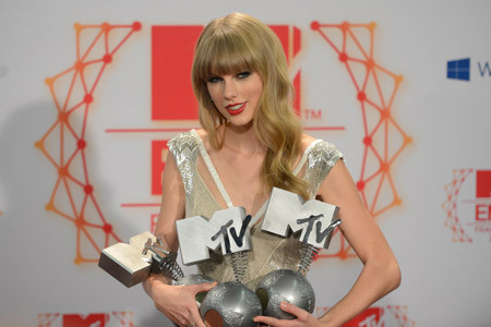 Giải MTV Châu Âu 2012: Taylor Swift và Justin Bieber thắng lớn 
