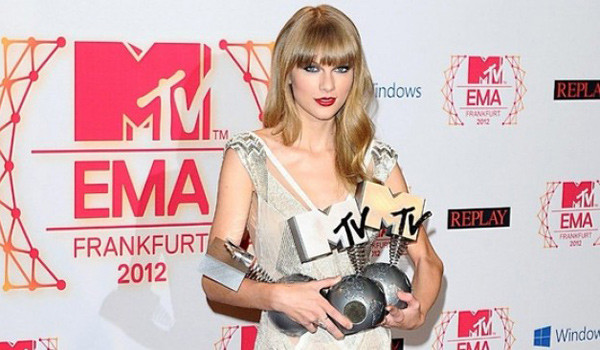 Lễ trao giải MTV EMA 2012: Nhiều bất ngờ thú vị
