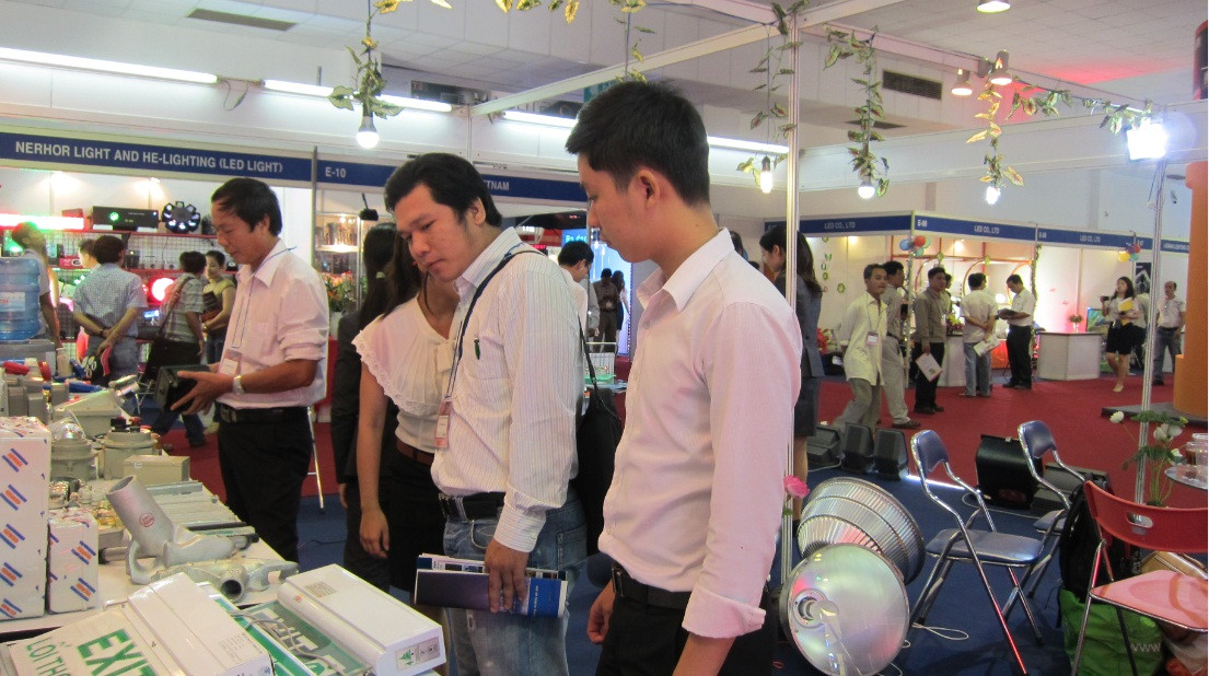 Gần 200 DN tham gia Lighting World 2012 in Vietnam