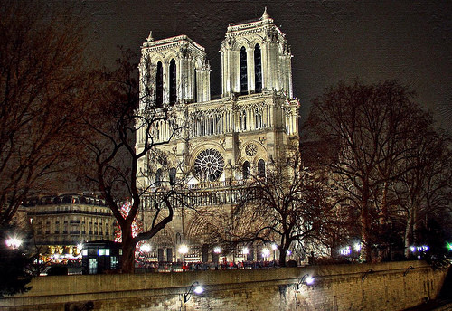 Đúc chuông mới cho Nhà thờ Đức Bà Paris