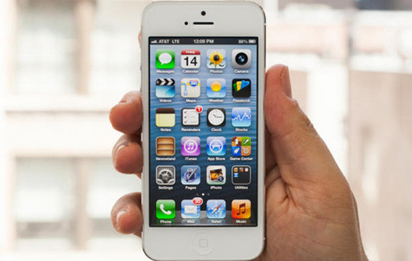 Time bình chọn iPhone 5  là thiết bị của năm 2012