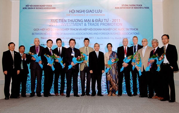 VIP FORUM 2012: Tìm giải pháp, kiếm cơ hội cùng vượt khó