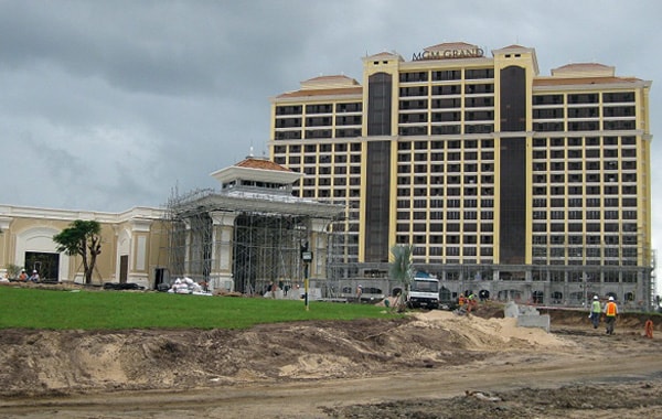 Canh bạc ở Hồ Tràm 