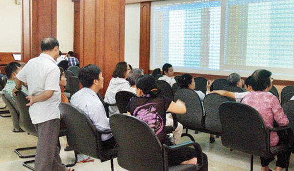 TTCK ngày 16/4: Thận trọng quan sát khối ngoại