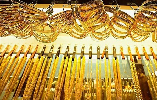 Nên bình tĩnh trước sự “hoảng loạn” của giá vàng