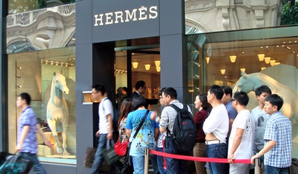 Hermes ăn nên làm ra nhờ châu Á