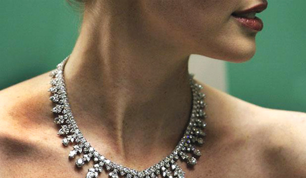 Kim cương Tiffany trong siêu thị tạp hóa