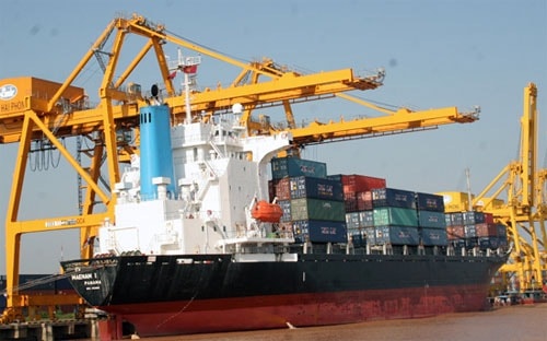 Nhập siêu tăng tốc