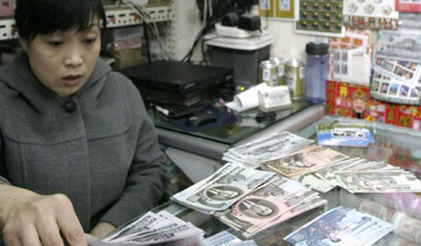 Kinh tế Triều Tiên lao đao vì ngoại tệ tràn ngập