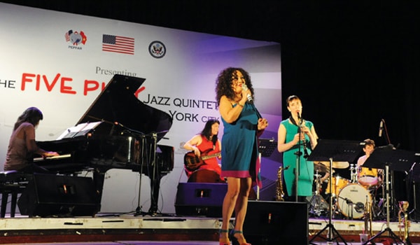Xem ngũ tấu jazz Five Play đến từ New York