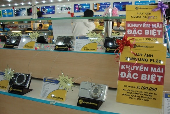 Thị trường máy ảnh vẫn phát triển nhờ giá tốt