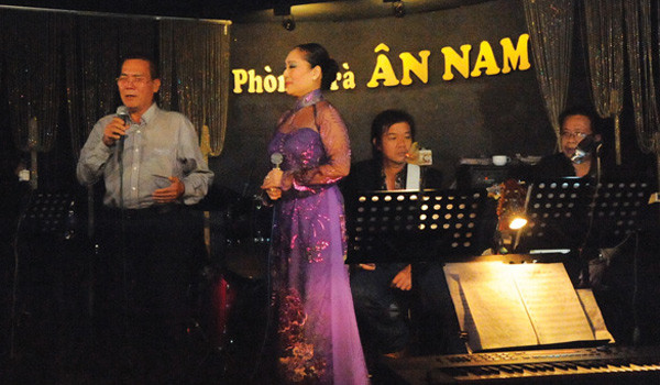 Phòng trà ca nhạc – Giai điệu của Sài Gòn về đêm