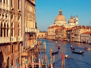 Venice lâm nguy vì quá tải khách du lịch
