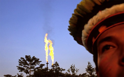 Trung Quốc đã khống chế ngành dầu lửa Ecuador như thế nào?