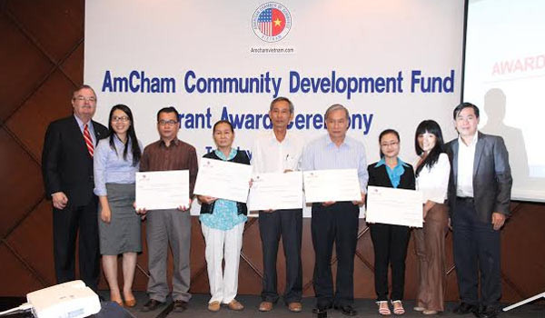 AmCham Việt Nam trao tài trợ hơn 460 triệu đồng