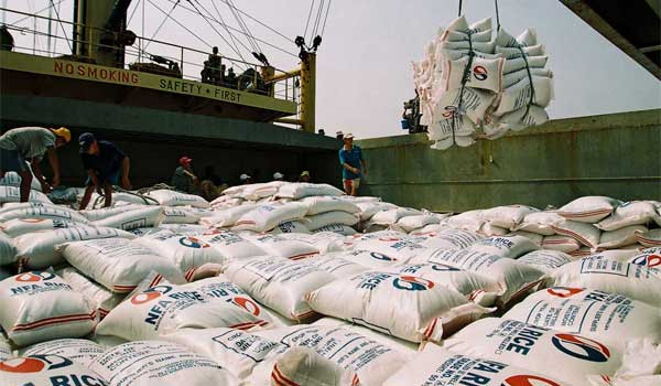 Xuất khẩu gạo: Khó khăn còn dài?