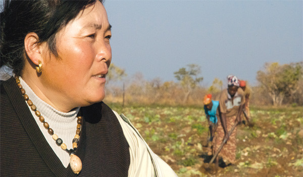 Trung Quốc: Di dân và thôn tính đất