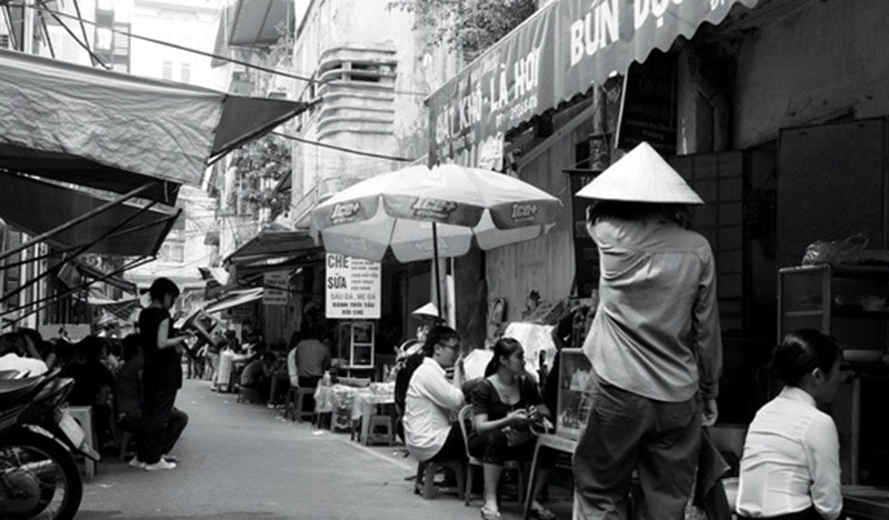 Ngõ ẩm thực Tràng Tiền