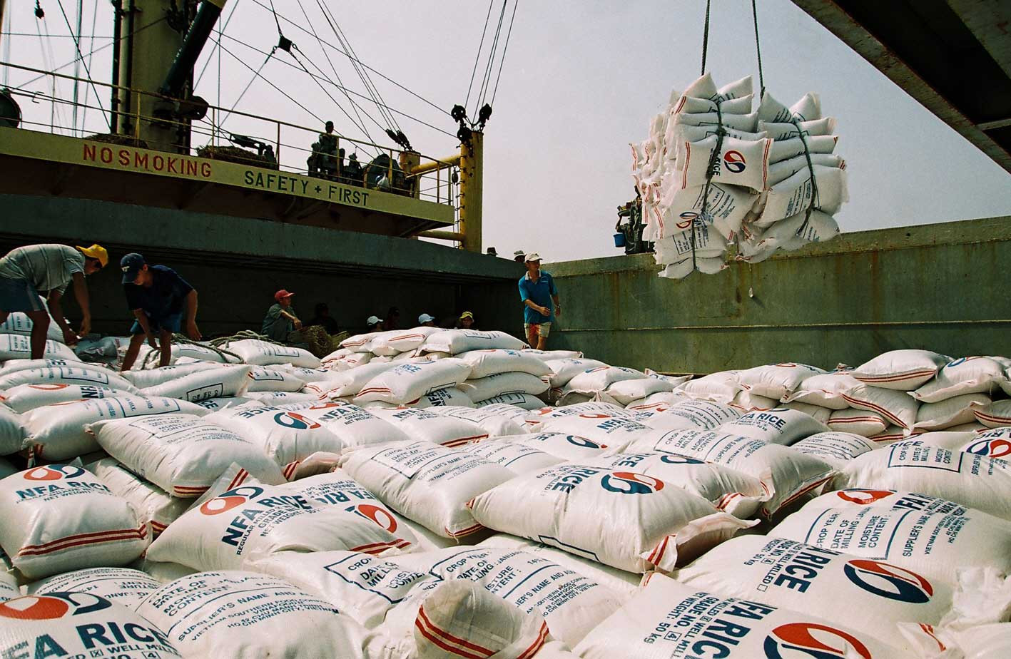 Bẫy xuất khẩu gạo sang Trung Quốc