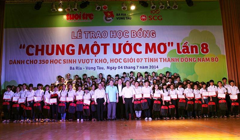 350 học sinh nhận học bổng “Chung một ước mơ”