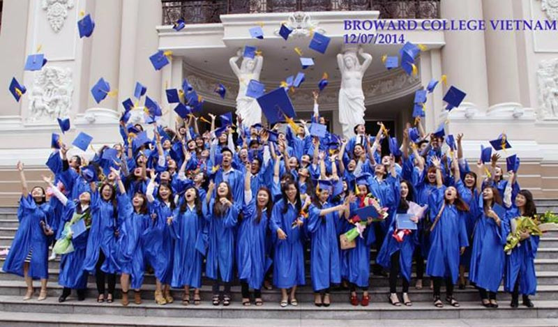 Broward College Vietnam trao bằng tốt nghiệp khóa 2014
