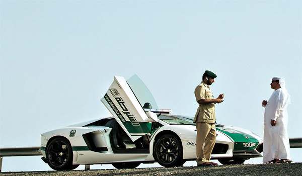 Ngắm siêu xe của cảnh sát Dubai
