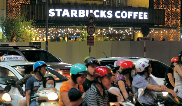 Starbucks mở cùng lúc 3 cửa hàng tại Hà Nội