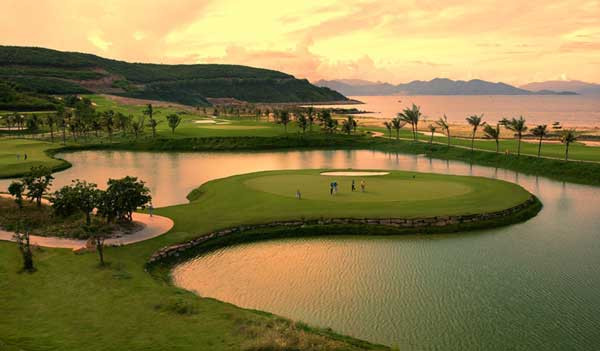 1/11/2014: Việt Nam có thêm 1 sân golf ven biển - đảo