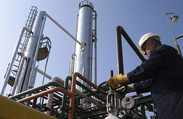 Giá dầu thế giới tiếp tục giảm sâu kỷ lục