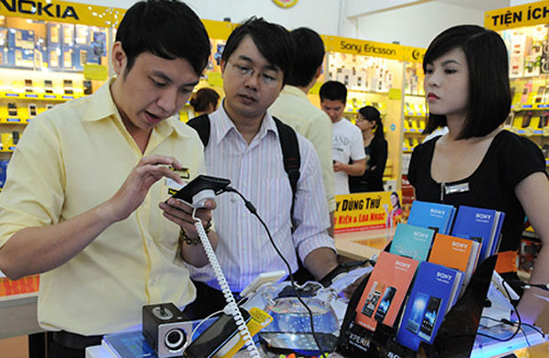 Thị trường điện thoại di động: Cơ hội nào cho người Việt?
