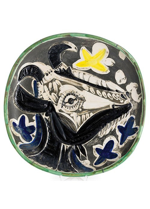 Đĩa gốm Madoura vẽ dê của Picasso có giá khoảng 50.000 USD