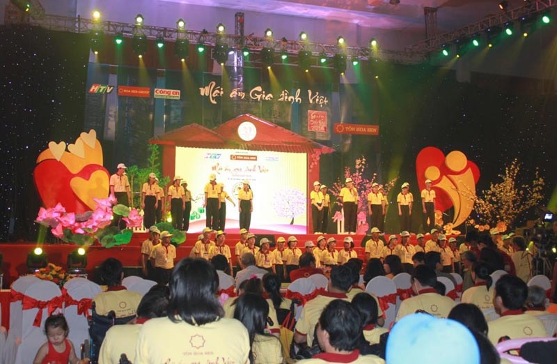 Chương trình “Mái ấm gia đình Việt-Xuân Ất Mùi 2015” 