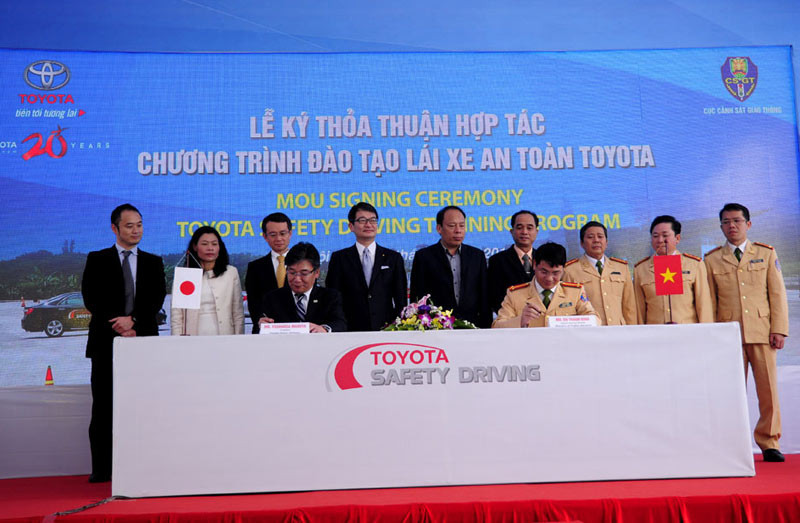 Toyota Việt Nam hợp tác với Cục Cảnh sát Giao thông